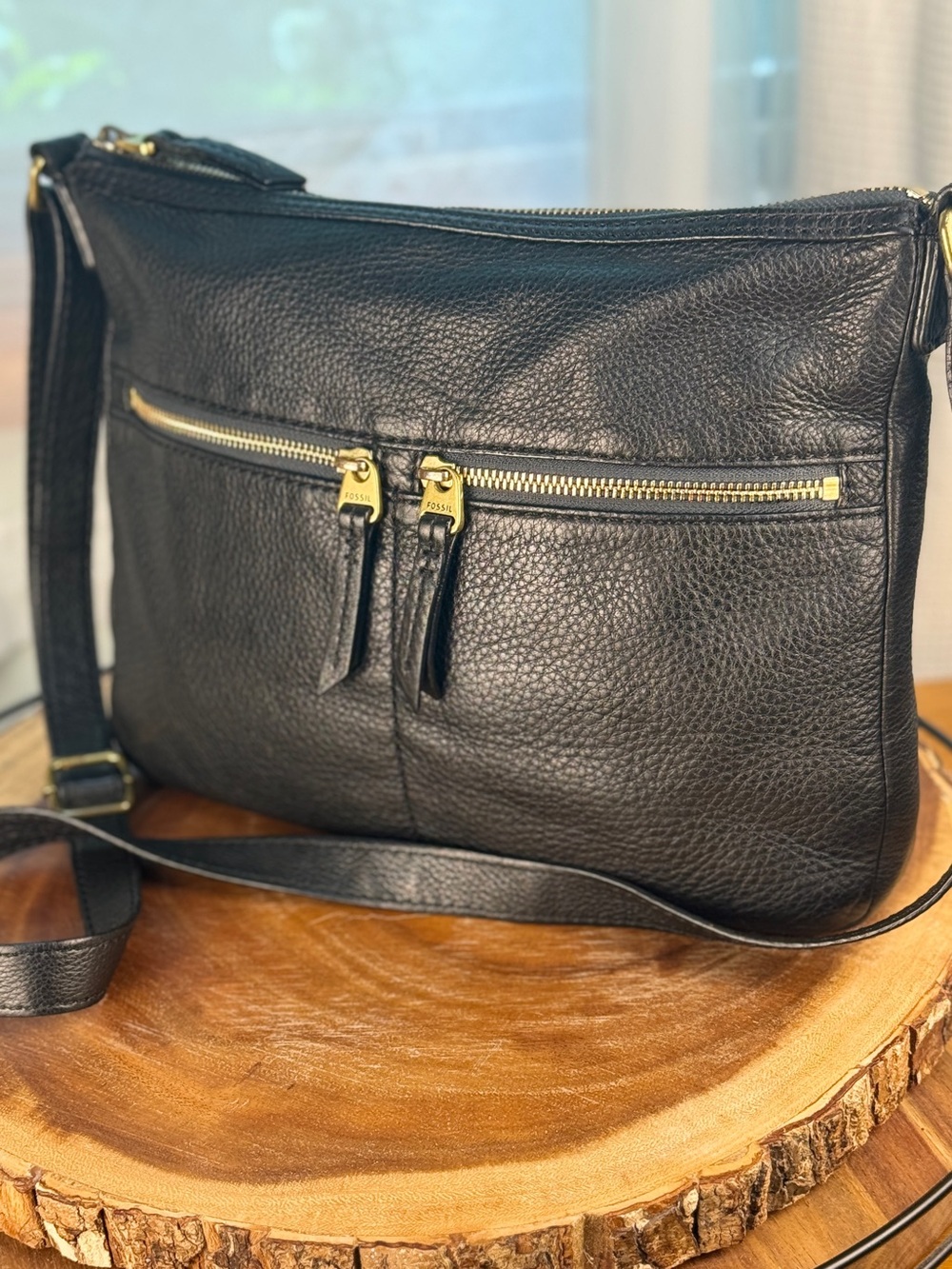 Fossil Black Pebbled Leather Elise Crossbody Bag with Gold Hardware - EUC